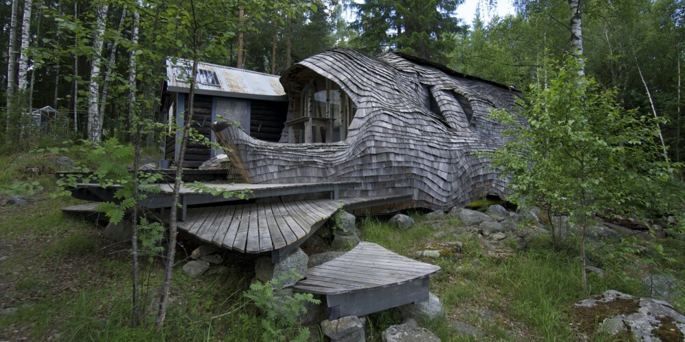 TREKKSPILLHUSET: Den merkelige hytta har også en syv kvadratmeter stor del som kan jekkes ut/inn.