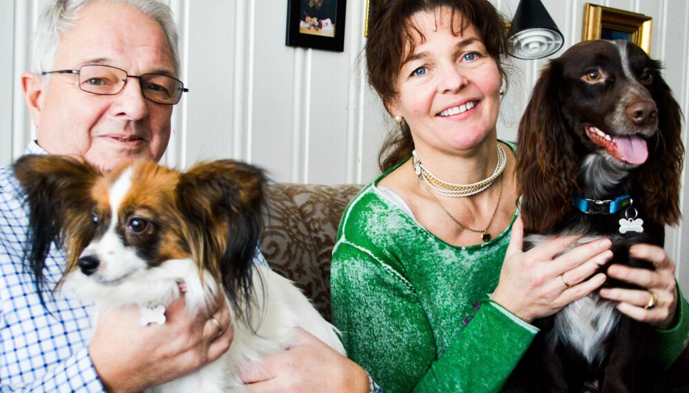 LUKTER SYKDOM: Per Morten Holmen og Siri Stedje med krefthundene Annie og T-Rex. De er enige om at hunder er til stor nytte i kampen mot prostatakreft.