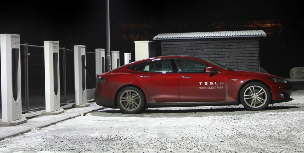 LADE OPP: På Gol benytter vi Teslas supercharger. LADE OPP: På Gol benytter vi Teslas supercharger.