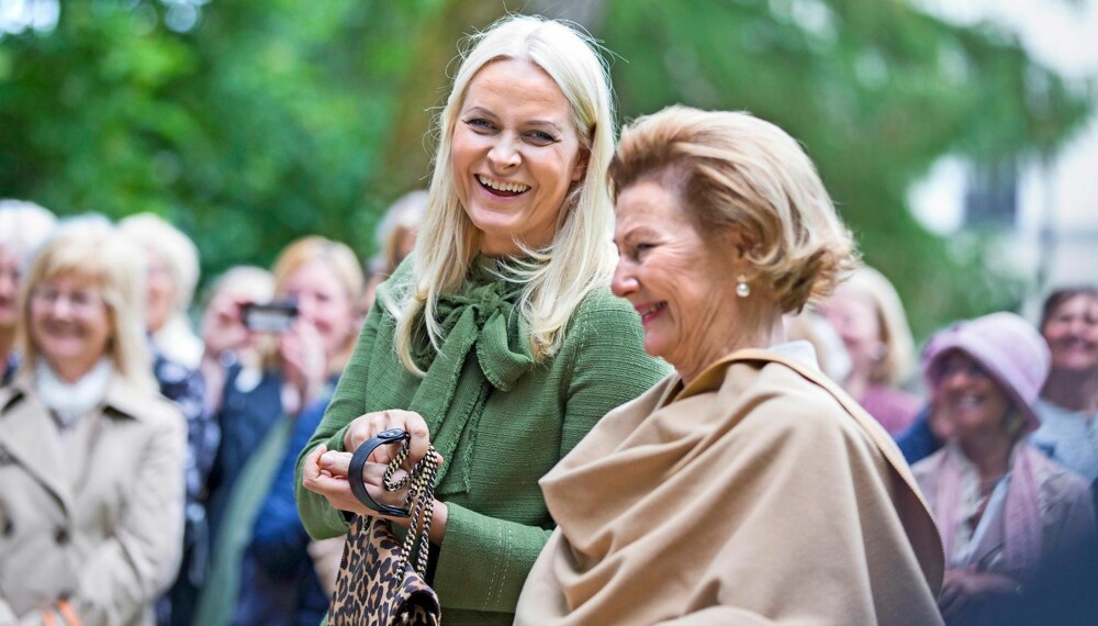 UTEN GUTTA: Dronning Sonja og Kronprinsesse Mette Marit reiser til Venezia for å kaste glans over norske kunstnere i utlandet.
