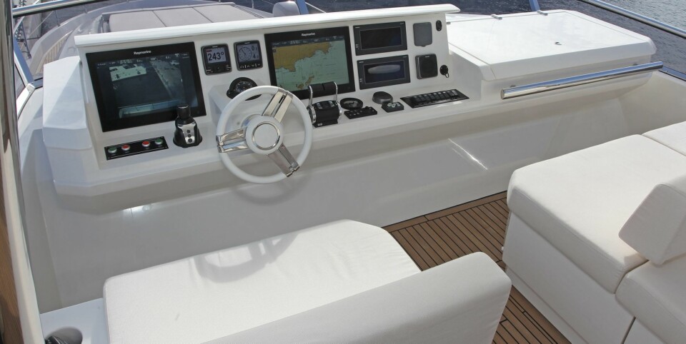 LUKSUS: Vi har prøvekjørt Prestige 750. FOTO: Petter Handeland