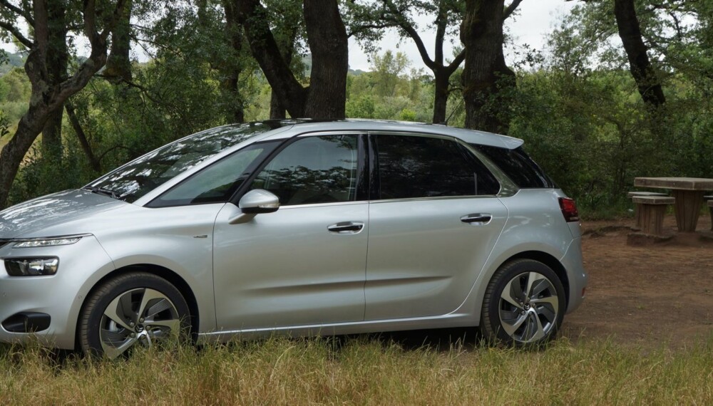 FAMILIEIDYLL? C4 Picasso retter seg mot barnefamiliene. FOTO: Geir Svardal FAMILIEIDYLL? C4 Picasso retter seg mot barnefamiliene. FOTO: Geir Svardal