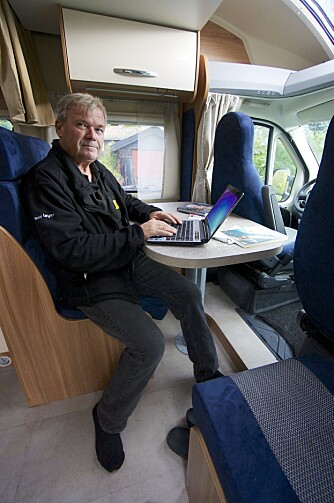 ARBEIDSPLASS: Bobilen blir reisemåte, arbeidsplass, spise- og overnattingssted. ARBEIDSPLASS: Bobilen blir reisemåte, arbeidsplass, spise- og overnattingssted.