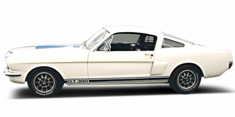 GT350: 1965-versjonen av GT350 ser liten og søt ut i forhold. FOTO: Ford