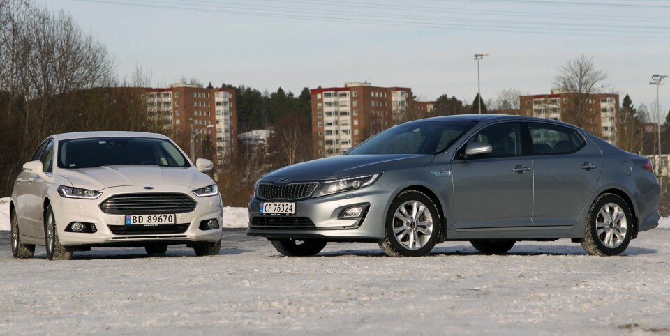 FINE BILER: Både Kia Optima og Ford Mondeo ser bra ut og har mange gode kvaliteter. Vi tror likevel salget blir så som så, for hybridene finnes kun som sedan foreløpig.