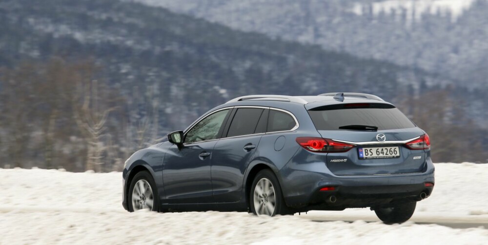 PEN: Vi synes Mazda6 er en pen familiebil, uten at den vekker den største må-ha-følelsen på grunn av utseendet. FOTO: Terje Bjørnsen