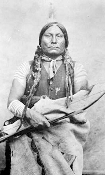 Sitting Bull (over) (1831¿90) og Gall (1840¿94) var to av lederne blant indianerne.