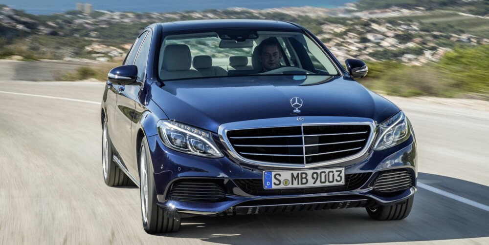 S-KLASSE?: Nye C-klasse har fått mange av trekkene til S-klasse. FOTO: Daimler AG S-KLASSE?: Nye C-klasse har fått mange av trekkene til S-klasse. FOTO: Daimler AG
