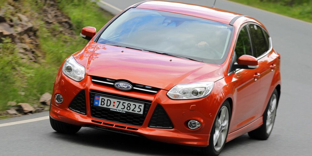 TØFF LYD: Ford Focus 1,0 EcoBoost har tøff lyd og fine ytelser: 999 cm³, 125 hk, 200 Nm, 0-100 km/t 10,9 sek., toppfart 195 km/t, testforbruk 0,56 l/mil. FOTO: Terje Bjørnsen