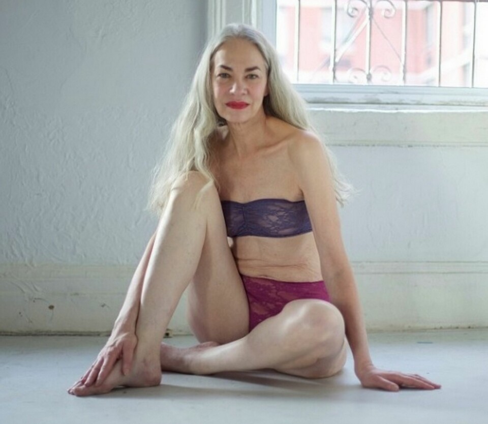 FORBILDE: Den 62 år gamle modellen, Jacky O'Shaughnessy, er et fantastisk forbilde på å være fornøyd med eget utseende uten å ty til midler som ville forandret henne utad.