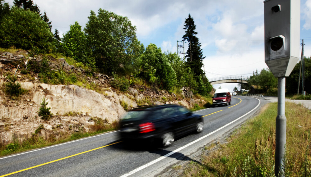 FEILMARGINER: Både bilen og fotoboksen har feilmarginer. Du kan kjøre fortere enn du tror. FEILMARGINER: Både bilen og fotoboksen har feilmarginer. Du kan kjøre fortere enn du tror.