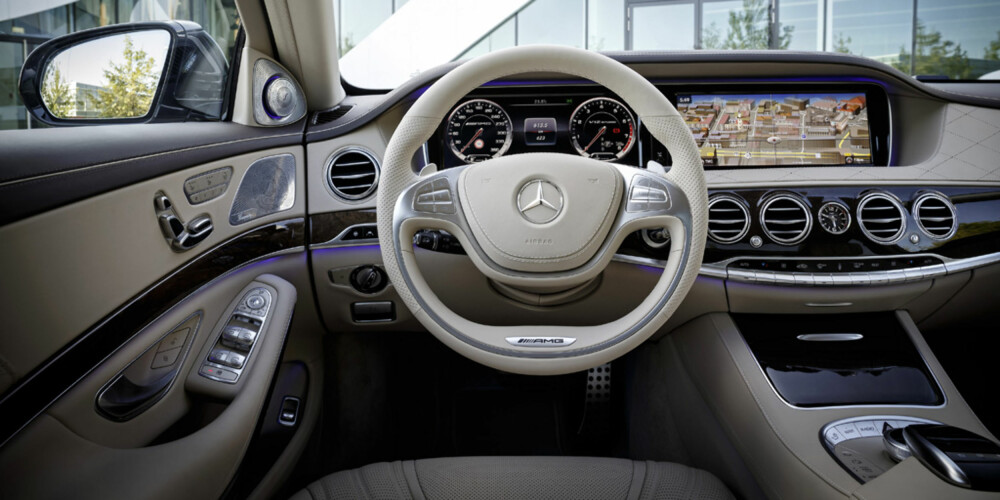 JEEVES: Standarden for privatsjåføren ser litt mer enn grei ut. FOTO: Daimler AG