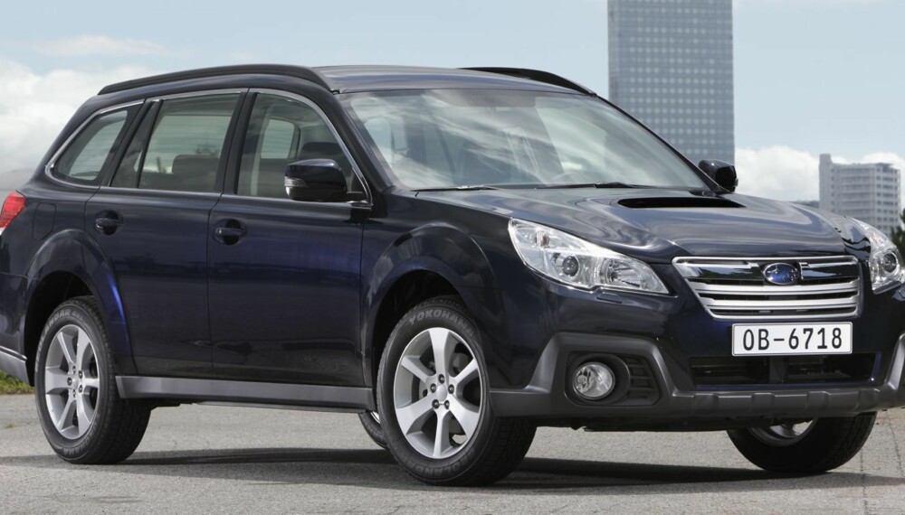FORNYET: Subaru Outback har fått et ansiktsløft og kan nå fås med kombinasjonen diesel og automat. FOTO: Subaru
