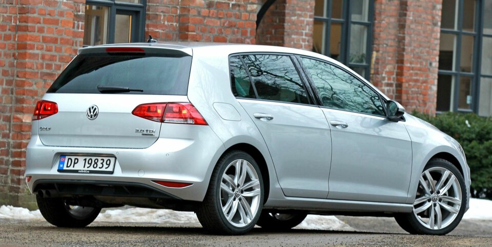 SPORTSLIG PREG: Som highline med 18-toms felger ser nye Golf veldig bra ut. Stramme moderne linjer og lykter som trekkes ut mot siden gjør den visuelt bredere og lavere.