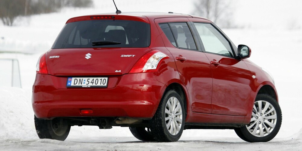 PRAKTISK: Suzuki Swift er en utmerket vinterbil. Få småbiler tilbys med 4x4. FOTO: Petter Handeland