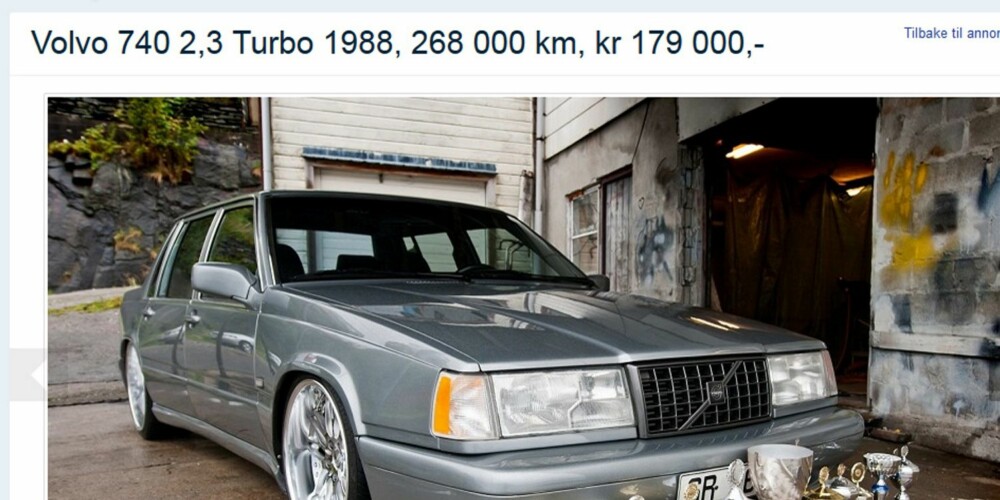 RÅNERS VÅTE DRØM: Blant superbiler og en Reliant (trehjuling, Mr Bean-bil) finner vi denne Volvo 740 Turbo. FAKSIMILE: Finn