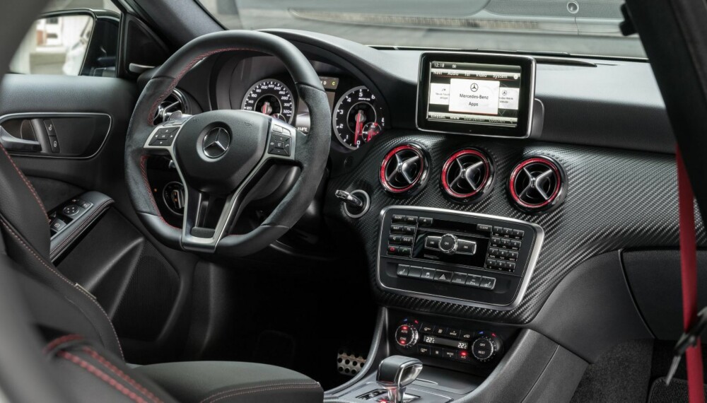 OSER AMG: Interiøret forteller med en viss tydelighet at dette er en fullblods AMG: FOTO: Daimler AG