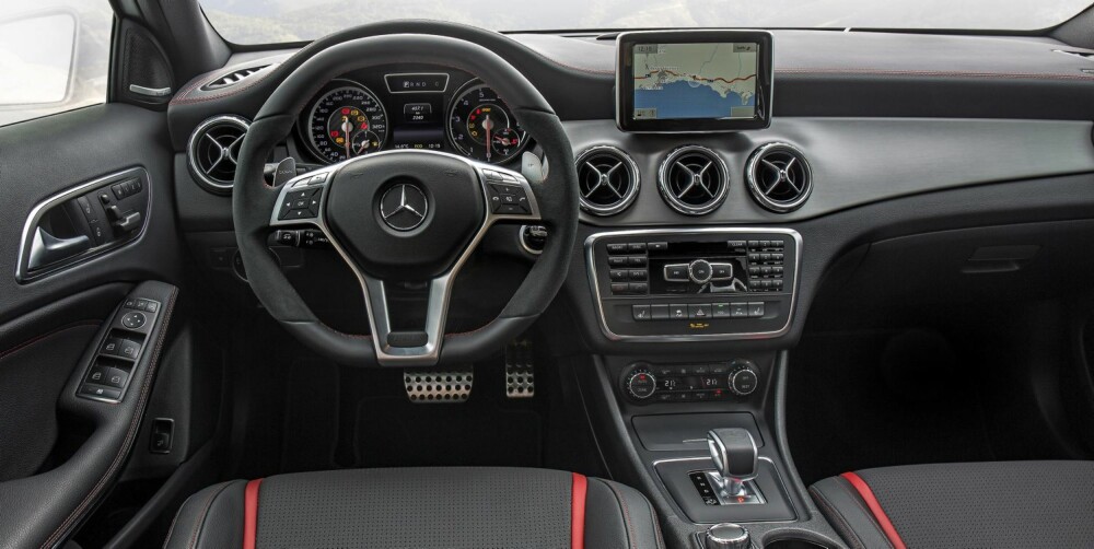 SOBERT: Kjent Mercedes-førermiljø med en touch av AMG. SOBERT: Kjent Mercedes-førermiljø med en touch av AMG.