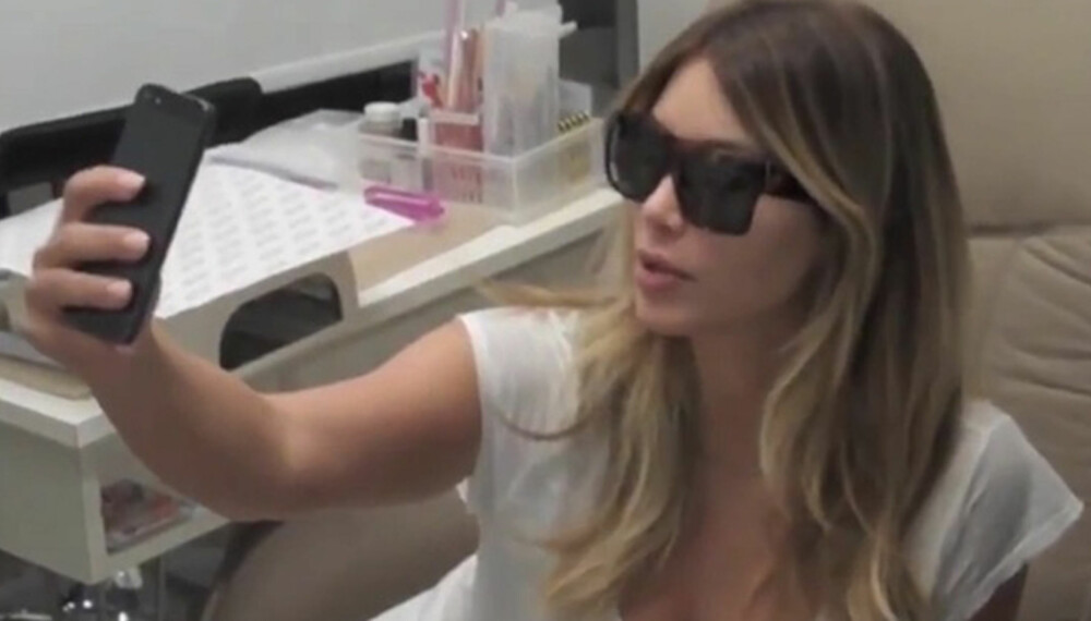 "CHEESE": Kim Kardashians Instagram-konto er full av såkalte "selfies". Men blir hun fristet til litt "nip and tuck" før hun trykker publiser, tror du?