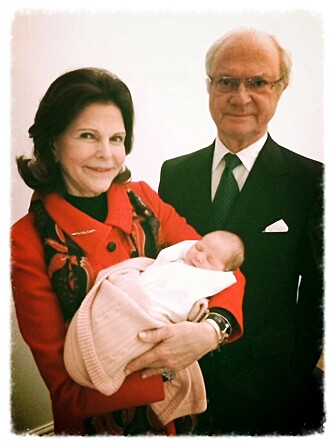 BESTEFORELDRE: Dronning Silvia og kong Carl Gustaf ser frem til å møte sitt lille barnebarn igjen.