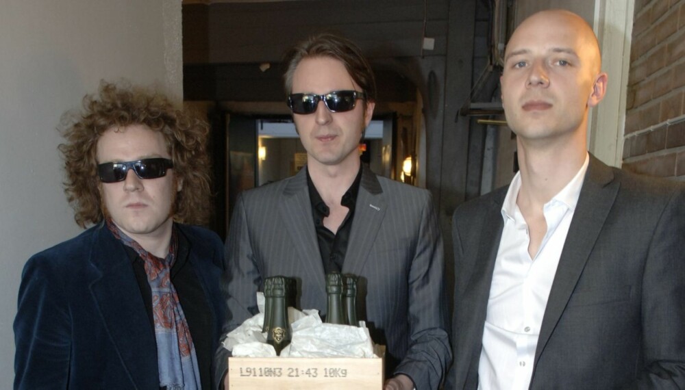 FEIRES MED UTSTILLING: Robert Burås (til venstre) sammen med Madrugada-kollegene Frode Jacobsen (midten) og Sivert Høyem i 2006.