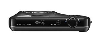 TYKT: Nikon Coolpix S800c er ikke uvanlig tykt til et kompaktkamera å være, men konkurrerer nok ikke med tynne mobiltelefoner på utseendet.