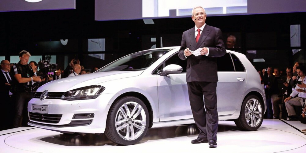 STAS MED SJEFEN: VW-boss Martin Winterkorn under lanseringen av VW Golf i Berlin.