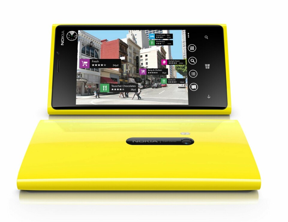 GLATT: Nokia Lumia 920 har et stilrent design. Kameraet lager ingen klump på mobilkroppen.