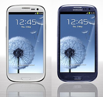 FARGER: Samsung Galaxy S III kan kjøpes i en hvit og en blå versjon.