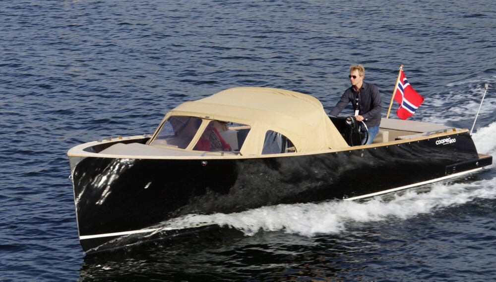 LYSTBÅT: 27-foteren Cooper 800 ble lansert under messen Båter i Sjøen i Sandvika i september som årets lystbåtnyhet.