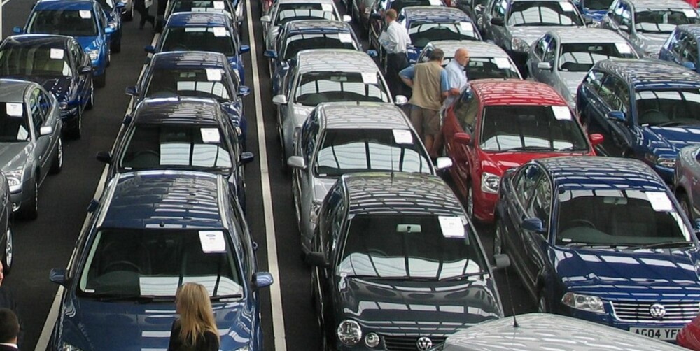 BEDRE OPPLÆRING: Forbrukerrådet mener opplæringen av bilselgere må bli bedre. FOTO: Newspress