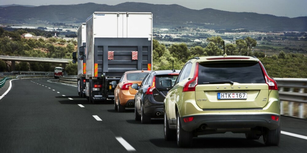 HEKTA: Tanken er at lederbiler med profesjonelle sjåfører skal være tilgjengelige på motorveiene. FOTO: Volvo