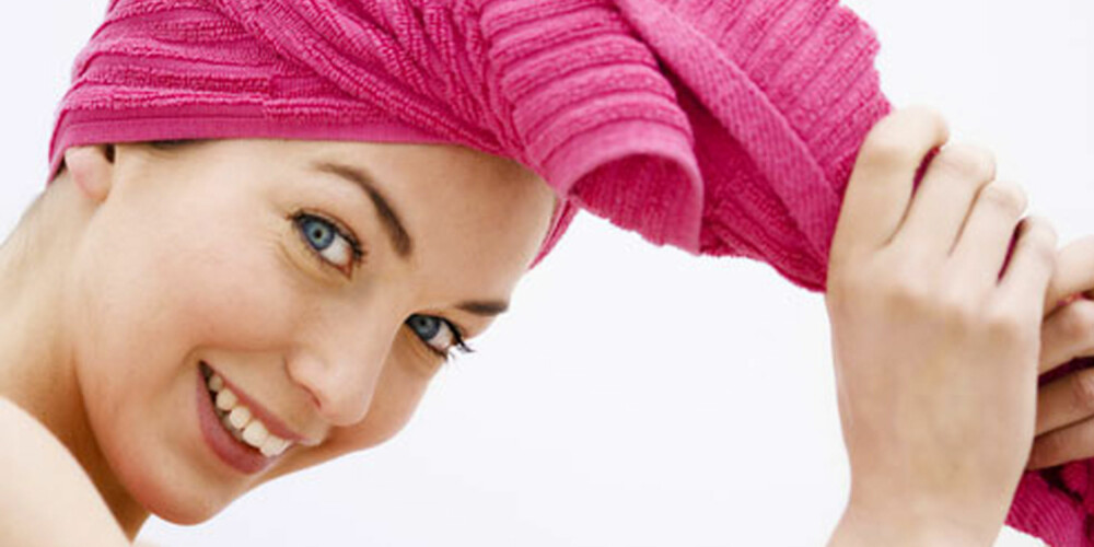 RENT OG PENT: Temperatur på vannet, fingertupper eller ikke fingertupper og håndkle-turban eller ei; det er mye å ta hensyn til om hårvasken skal bli riktig. RENT OG PENT: Temperatur på vannet, fingertupper eller ikke fingertupper og håndkle-turban eller ei; det er mye å ta hensyn til om hårvasken skal bli riktig.
