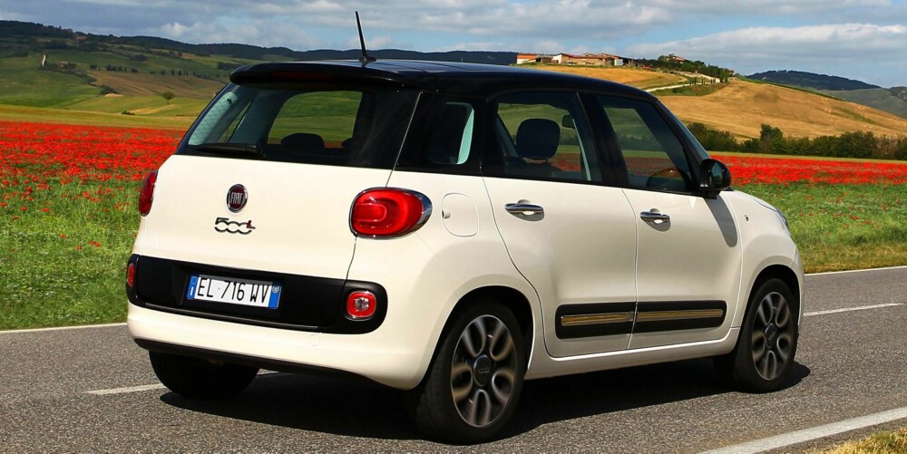 LITT LIK: Lyst på Fiat 500, men synes den er for liten? Da kan 500L være svaret. Den minner jo om 500. I hvert fall litt.