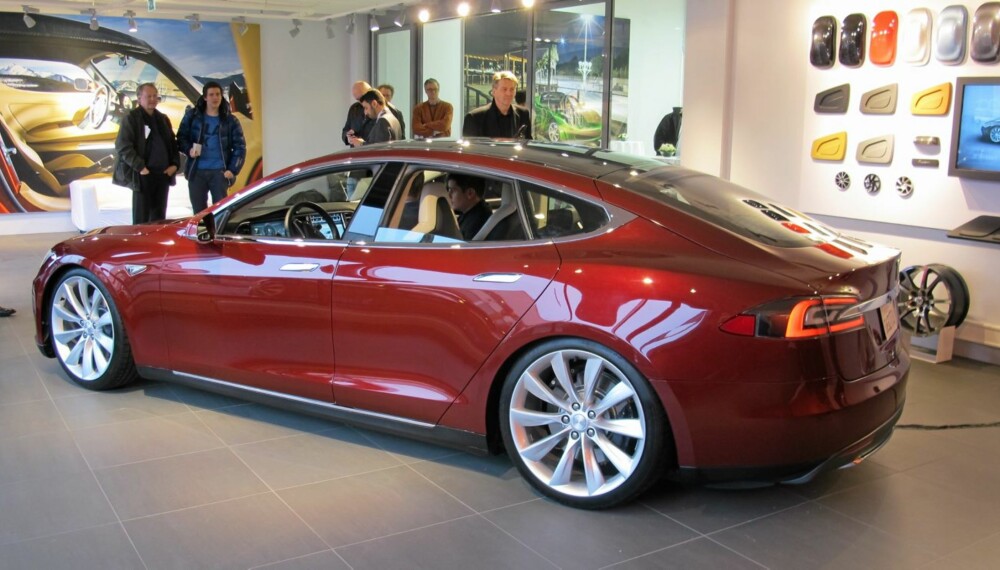 LEKKER: Model S gjør ikke vondt i øyet! FOTO: Geir Svardal LEKKER: Model S gjør ikke vondt i øyet! FOTO: Geir Svardal