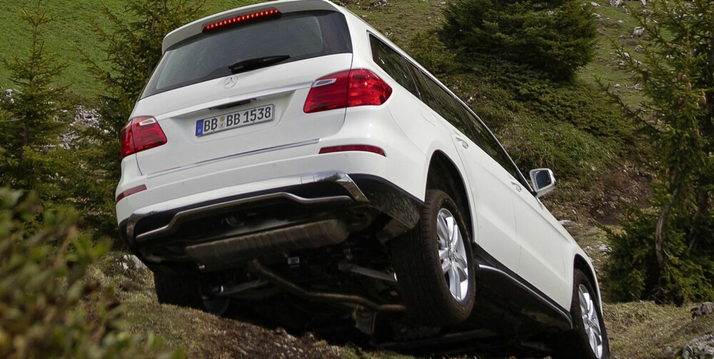 OFF-ROAD: ON&OFFROAD-pakken (ekstrautstyr) gir giganten visse egenskaper i terrenget. FOTO: Daimler AG OFF-ROAD: ON&OFFROAD-pakken (ekstrautstyr) gir giganten visse egenskaper i terrenget. FOTO: Daimler AG