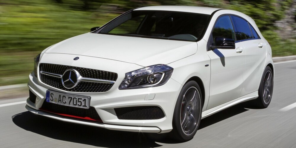 SIKKERHETSPAKKE: Mercedes A-klasse kan leveres med adaptiv cruise kontroll med nødbremsfunksjon, filvarsler, blindsonevarsling, beltestrammere, automatisk lukking av vinduer og soltak, trafikkskiltgjenkjenning, nød- og assistansesystem, automatisk nedblending av hovedlys, aktive kurvelys. FOTO: Daimler AG SIKKERHETSPAKKE: Mercedes A-klasse kan leveres med adaptiv cruise kontroll med nødbremsfunksjon, filvarsler, blindsonevarsling, beltestrammere, automatisk lukking av vinduer og soltak, trafikkskiltgjenkjenning, nød- og assistansesystem, automatisk nedblending av hovedlys, aktive kurvelys. FOTO: Daimler AG