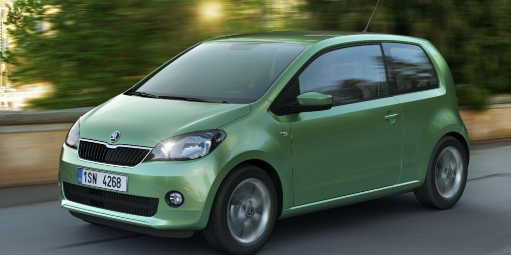 BILLIGST: Vesle Skoda Citigo er Norges billigste bil, men har aktiv bremseassistent som standard. FOTO: Skoda