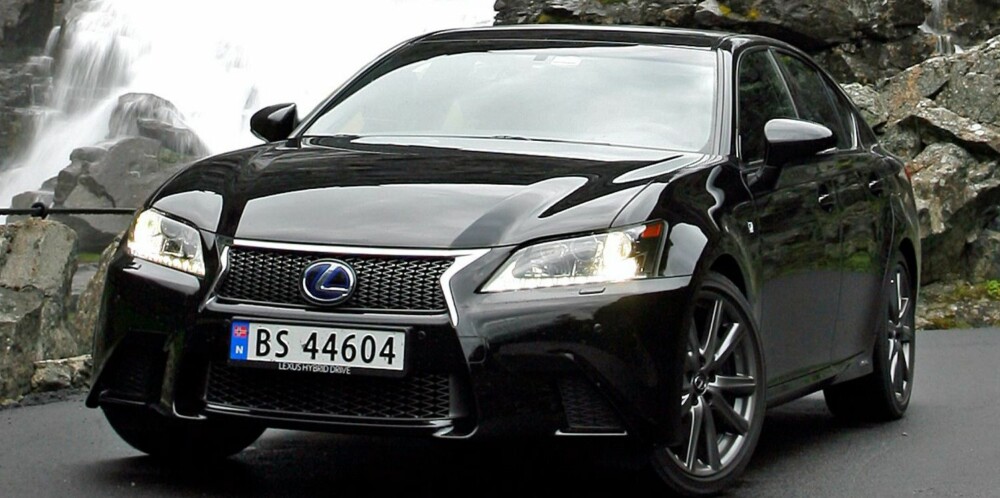 KLIMA-MONSTER: Lexus GS 450h - masse muskler, men forbruket er ikke avskrekkende. FOTO: Petter Handeland