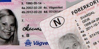 IKKE FRITT FREM: Hvilket førerkort du har er ikke avgjørende for om du lovlig kan bruke utenlandskregistrert bil i Norge. FOTO: Egil Nordlien HM Foto