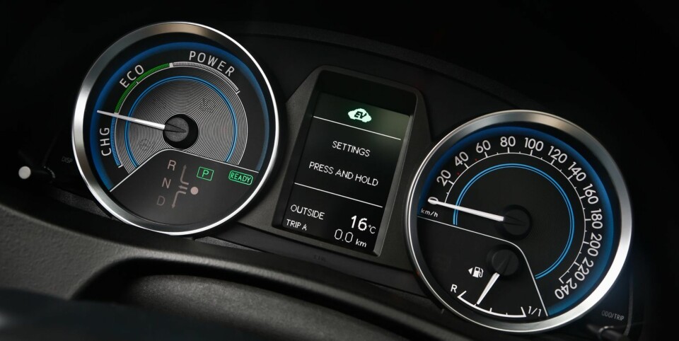 MILJØVENNLIG: Auris Hybrid har et oppgitt forbruk på lave 0,37 l/mil, men det skal godt gjøres å komme så langt ned ved normal kjøring.