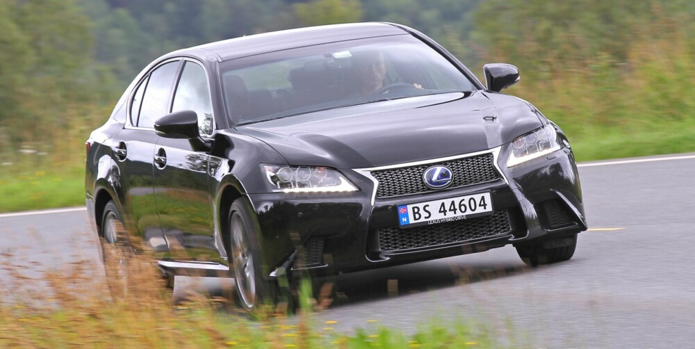 GRØNN GLEDE: Med kombinert bensin- og elkraft, sprinter Lexus GS450h inn til en imponerende 4. plass i ""Årets raskeste 2012"".