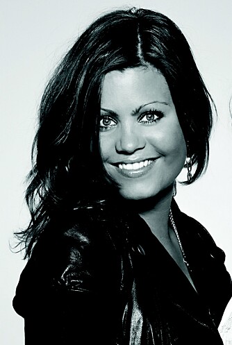 SMYKKELIG: Smykkedesigner Celine Engelstad mener jenter bør være litt ekstra synlige på smykkefronten. SMYKKELIG: Smykkedesigner Celine Engelstad mener jenter bør være litt ekstra synlige på smykkefronten.