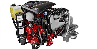 FORDELER: En V8 bensinmotor har sine fordeler den også: Hvikende støynivå på lave og moderate turtall, rå effekt og rask respons på gassen. FOTO: Volvo Penta FORDELER: En V8 bensinmotor har sine fordeler den også: Hvikende støynivå på lave og moderate turtall, rå effekt og rask respons på gassen. FOTO: Volvo Penta