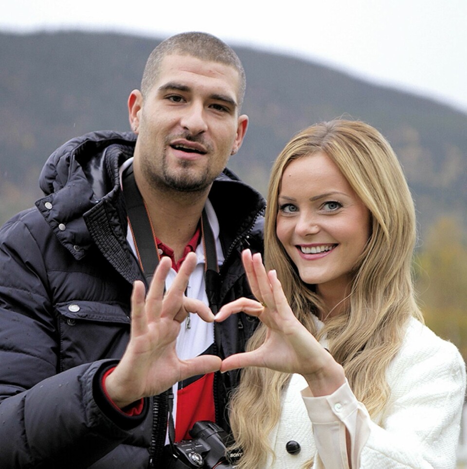BARE GODE VENNER: Caroline var med i humorprogrammet til Leo Ajkic «Typen til:».