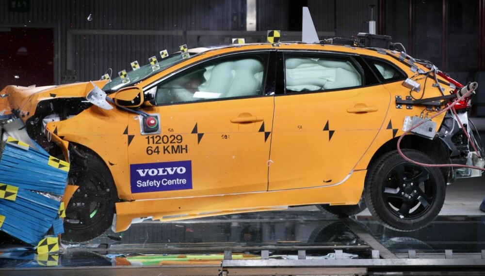 HOLDER IMAGEN: Volvo V40 er den sikreste bilen som er testet i sin klasse, i følge EuroNCAP.