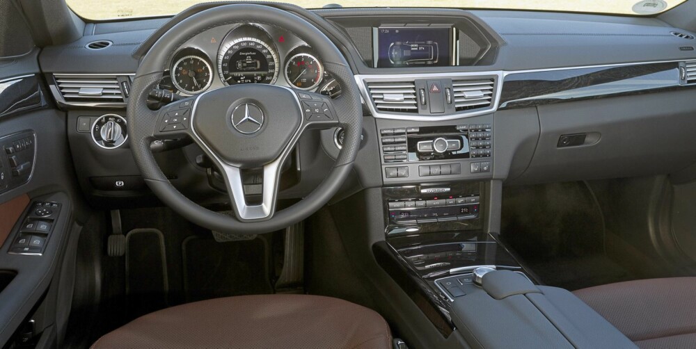 KJENT: Mercedes-interiør i kjent stil. Foto: Daimler AG