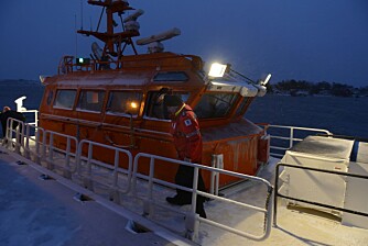 Det er fortsatt mørkt når «Los 117» tar Øistein Nilsen ut fra Skipstadsand på dagens første oppdrag.