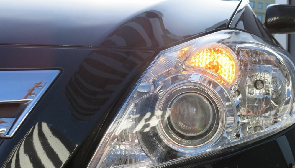 BLINKER I VEI: Nordmenn oppgir selv å være svært flittige og konsekvente brukere av blinklys. FOTO: Martin Jansen BLINKER I VEI: Nordmenn oppgir selv å være svært flittige og konsekvente brukere av blinklys. FOTO: Martin Jansen