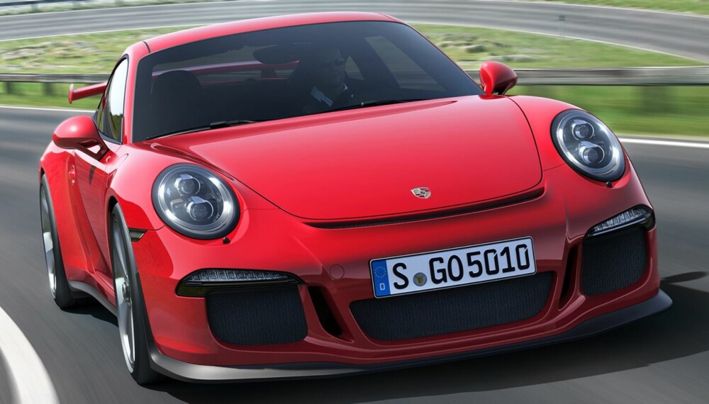 JUBILANT: Nye Porsche 911 GT3 ha aktiv bakhjulsstyring som gir bedre egenskaper i sving og bedre stabiltet. FOTO: Porsche